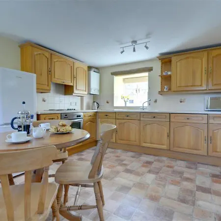 2 Bed In Pickering Oc-Y012