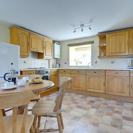 2 Bed In Oc-y012 Holiday home