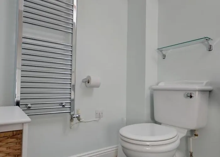 2 Bed In Pickering Oc-Y012 Ferienhaus *