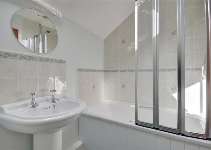 Standfield Hall * פיקרינג